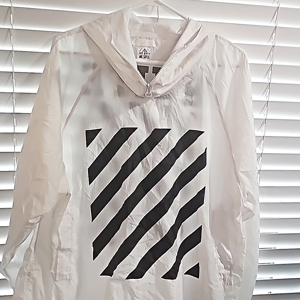 Off White hoodie windbreaker it's size it's men's small it's 100 % cotton it is